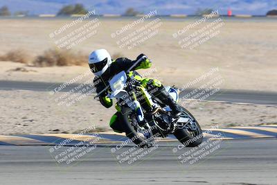 media/Jan-08-2022-SoCal Trackdays (Sat) [[1ec2777125]]/Turn 4 (1145am)/